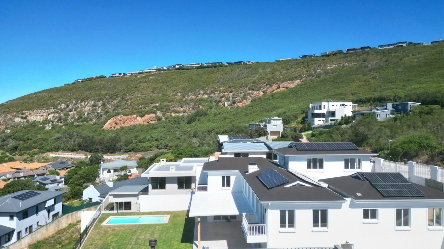 7 Bedroom Property for Sale in Whale Rock Western Cape